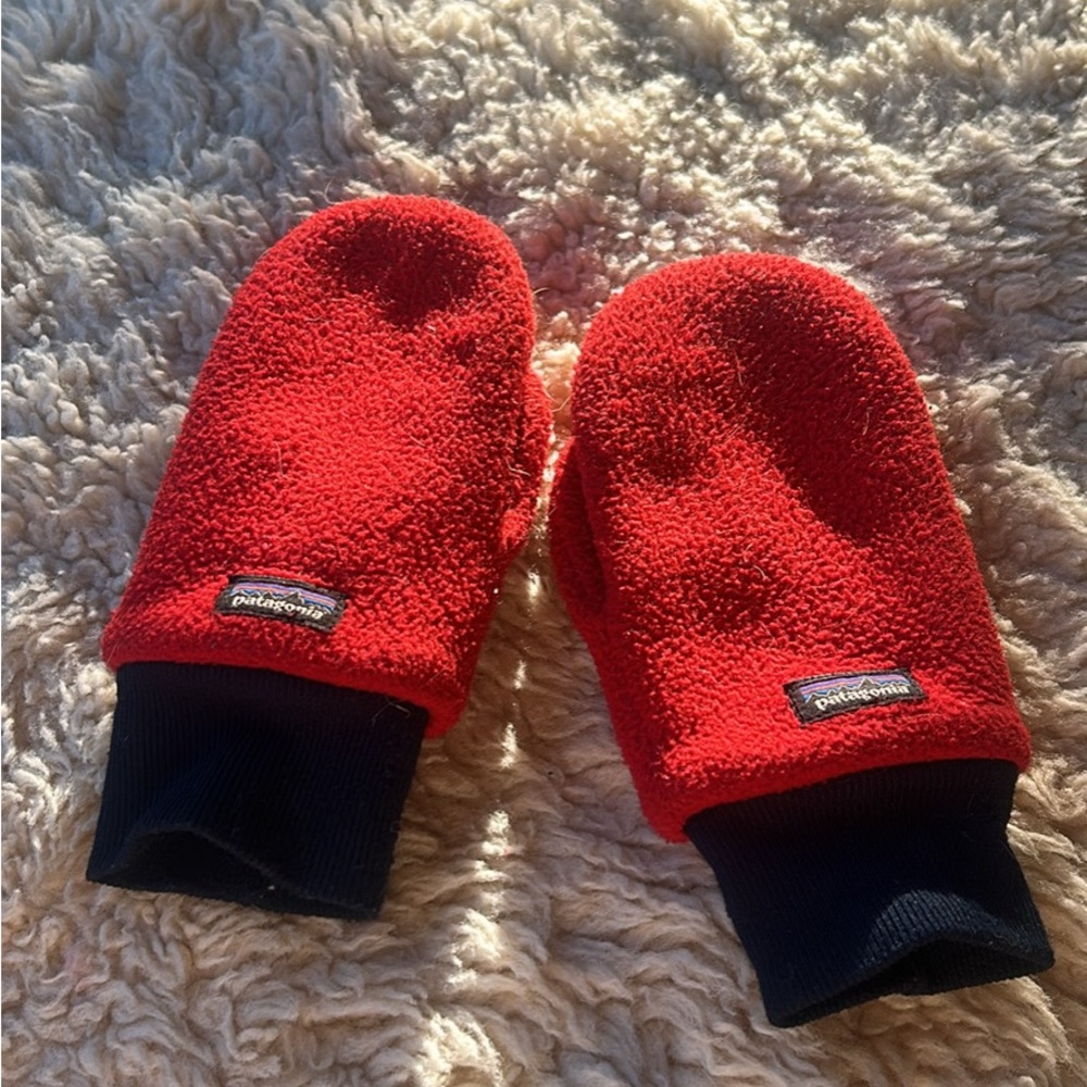 Patagonia Red Mittens with navy blue cuffs